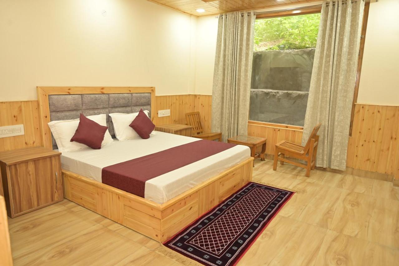 Hotel Royal Galaxy Tirthan Banjār 외부 사진