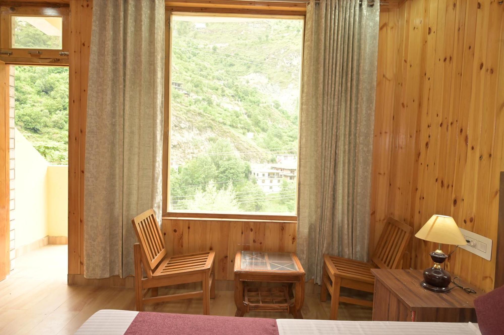 Hotel Royal Galaxy Tirthan Banjār 외부 사진