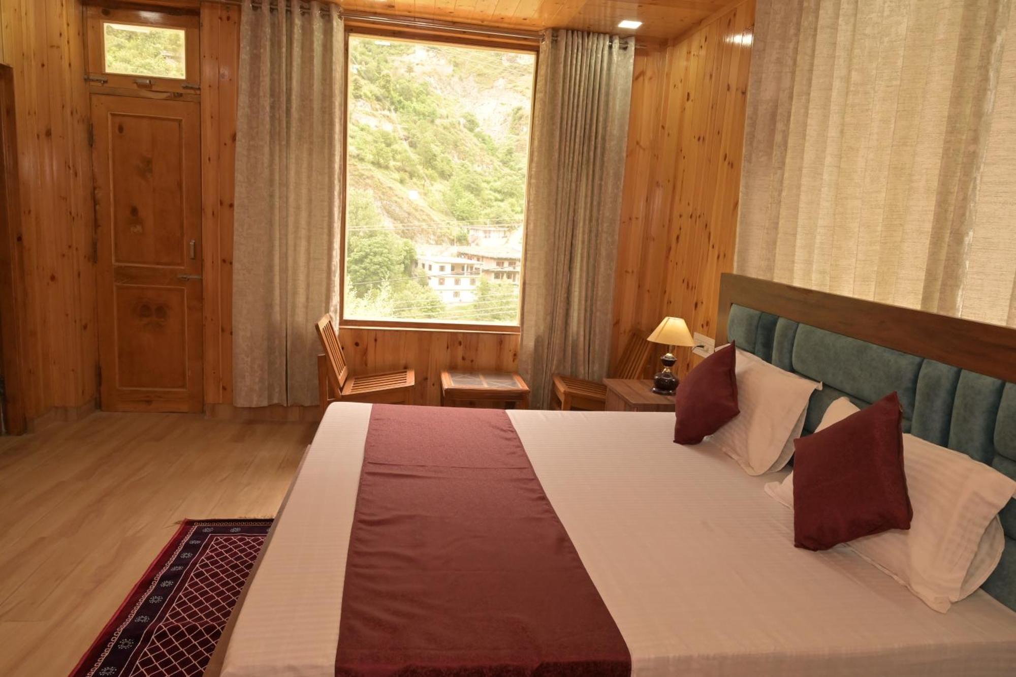 Hotel Royal Galaxy Tirthan Banjār 외부 사진