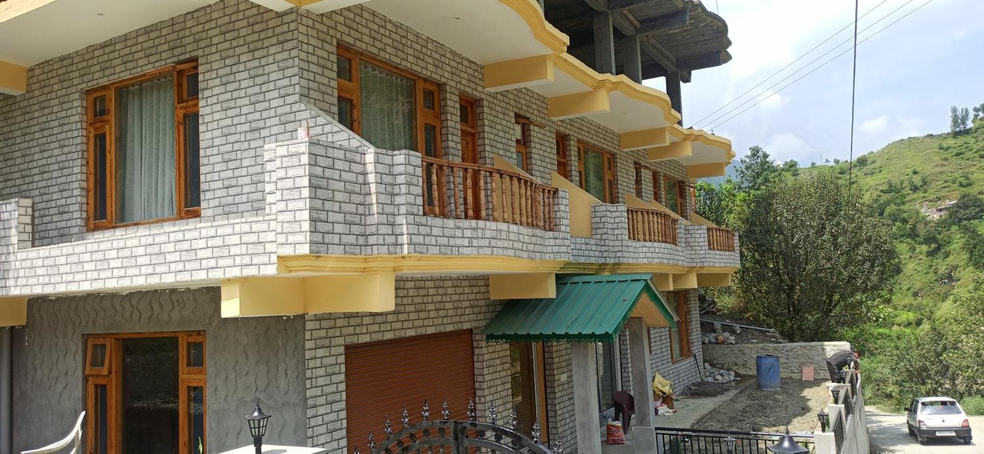 Hotel Royal Galaxy Tirthan Banjār 외부 사진