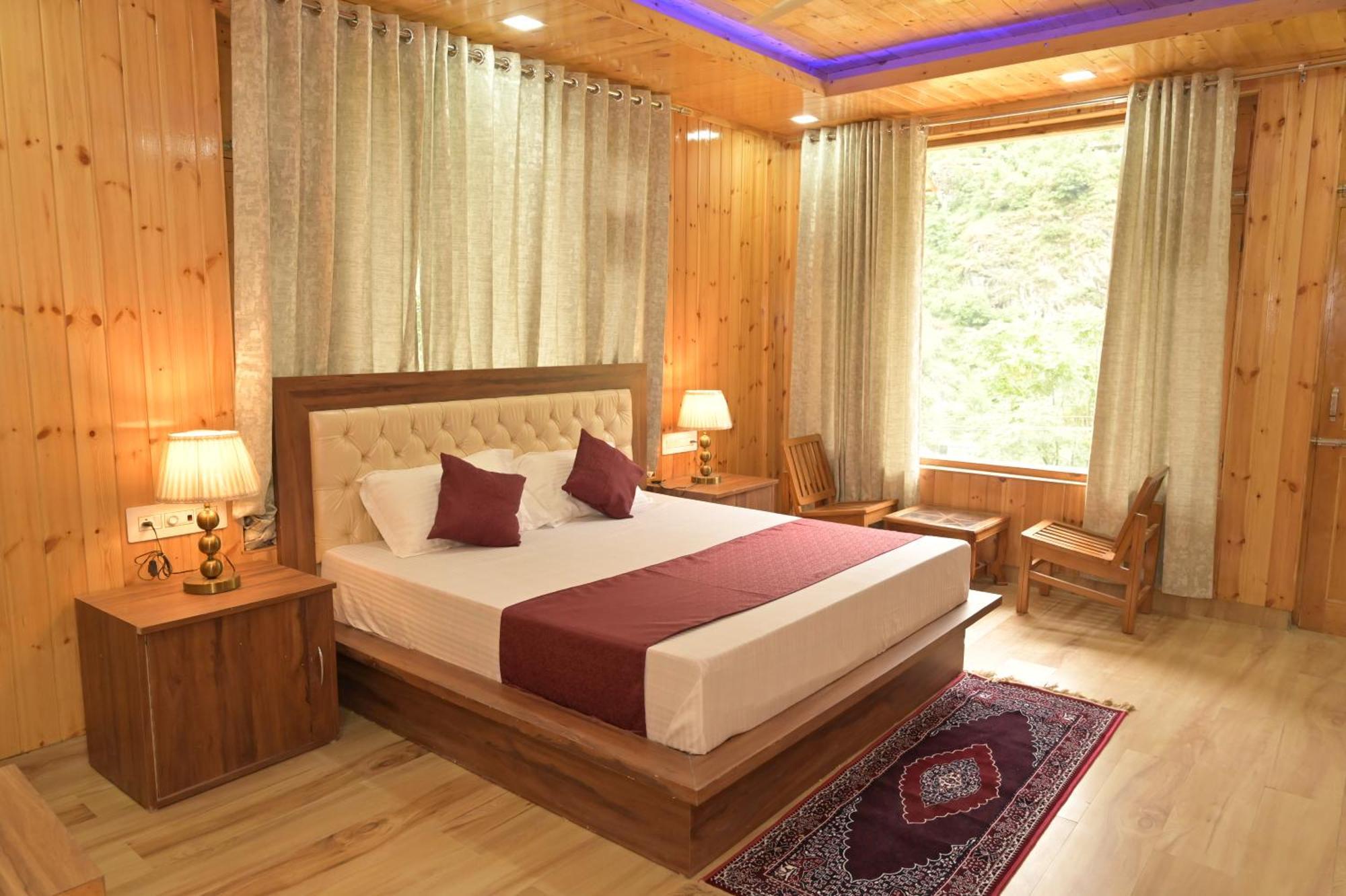 Hotel Royal Galaxy Tirthan Banjār 외부 사진