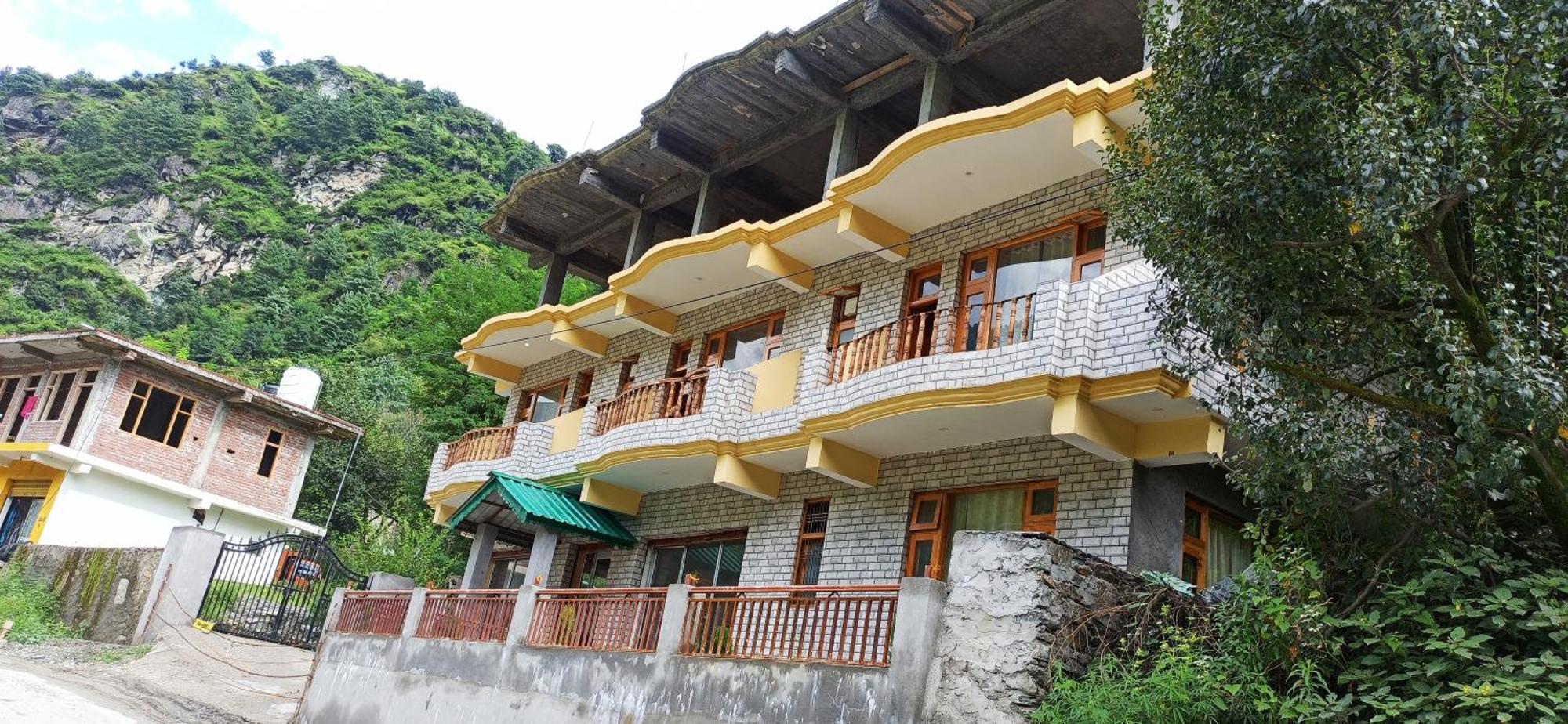 Hotel Royal Galaxy Tirthan Banjār 외부 사진