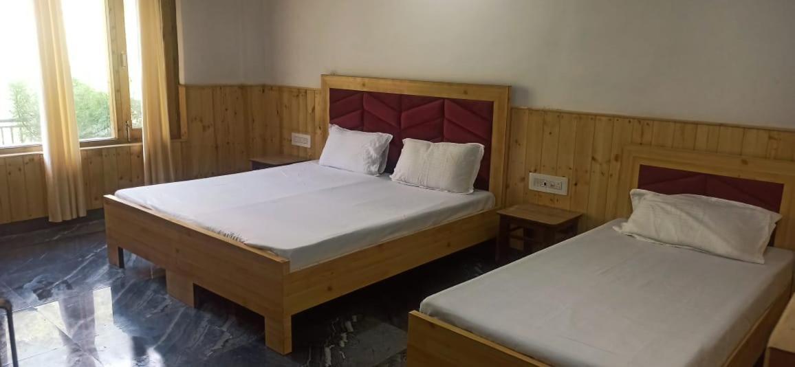 Hotel Royal Galaxy Tirthan Banjār 외부 사진