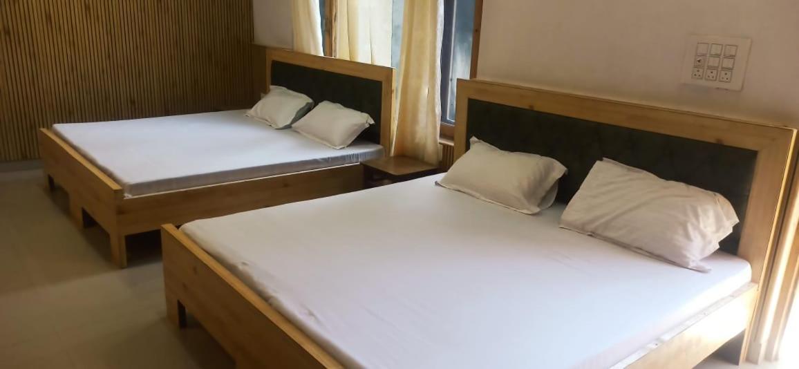 Hotel Royal Galaxy Tirthan Banjār 외부 사진